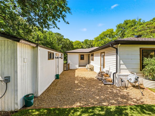 627 Francks Circle, Shady Shores, TX 76208