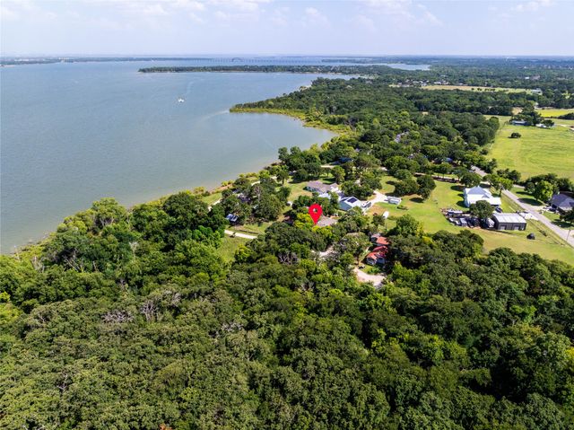 627 Francks Circle, Shady Shores, TX 76208