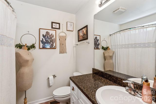 329 W Mcneely Avenue, Mooresville, NC 28115