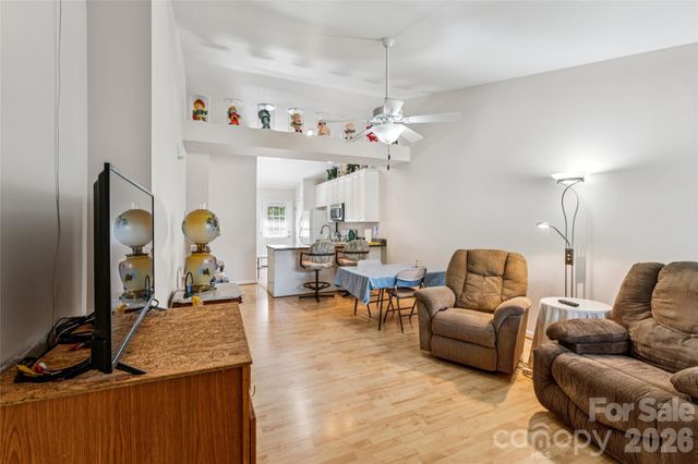 329 W Mcneely Avenue, Mooresville, NC 28115