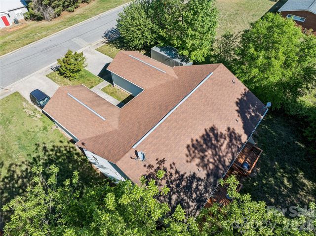 329 W Mcneely Avenue, Mooresville, NC 28115