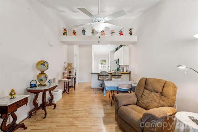 329 W Mcneely Avenue, Mooresville, NC 28115