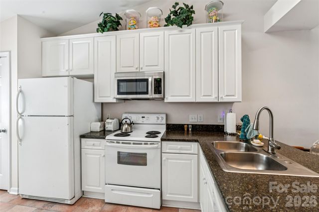 329 W Mcneely Avenue, Mooresville, NC 28115