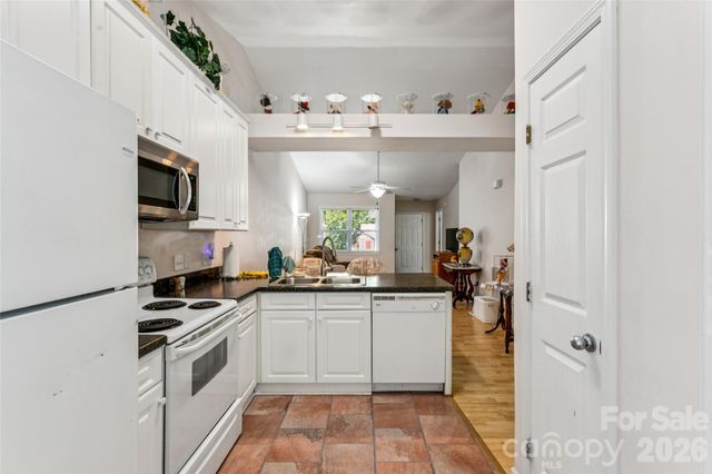 329 W Mcneely Avenue, Mooresville, NC 28115