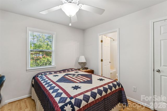 329 W Mcneely Avenue, Mooresville, NC 28115