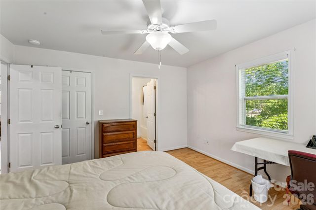 329 W Mcneely Avenue, Mooresville, NC 28115