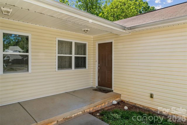 329 W Mcneely Avenue, Mooresville, NC 28115