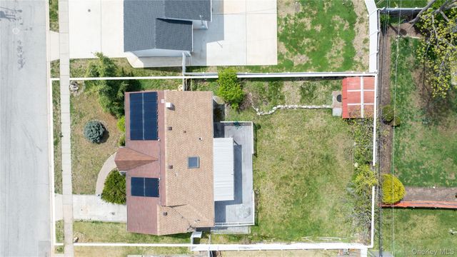 88 14th Street, Hicksville, NY 11801