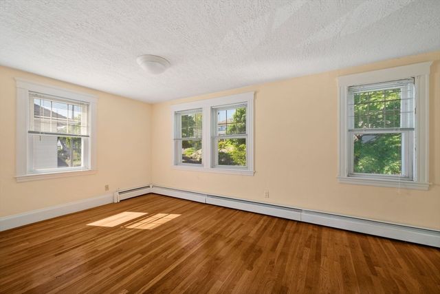 32 Pilgrim Road, Marblehead, MA 01945
