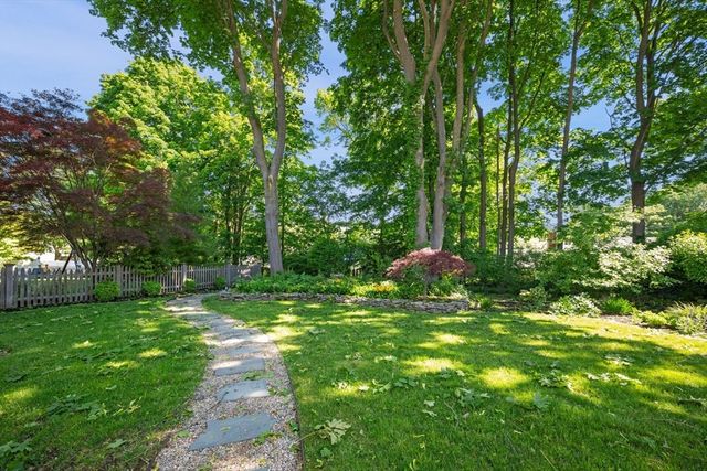 32 Pilgrim Road, Marblehead, MA 01945