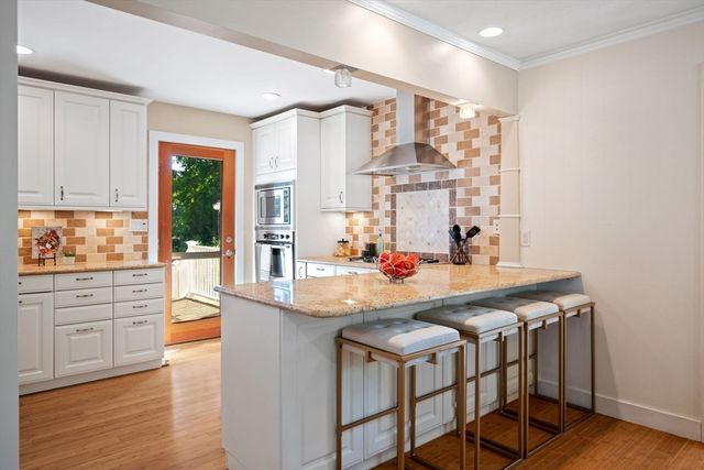 32 Pilgrim Road, Marblehead, MA 01945