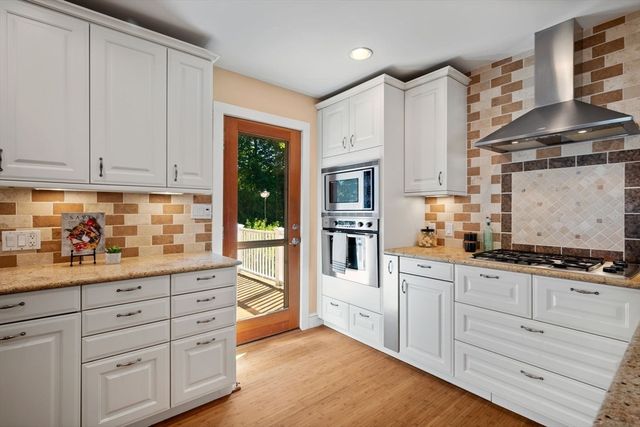 32 Pilgrim Road, Marblehead, MA 01945