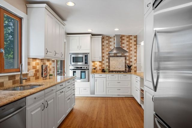 32 Pilgrim Road, Marblehead, MA 01945