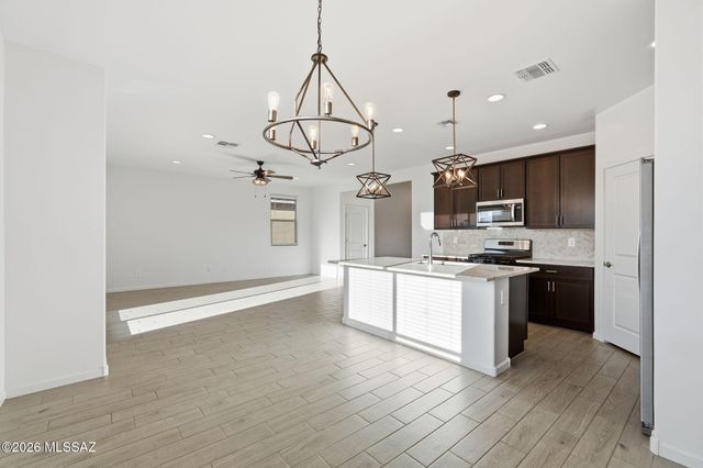 4722 E Julian Wash Drive, Tucson, AZ 85706