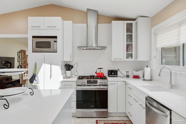 6550 Chardonnay, Pensacola, FL 32504