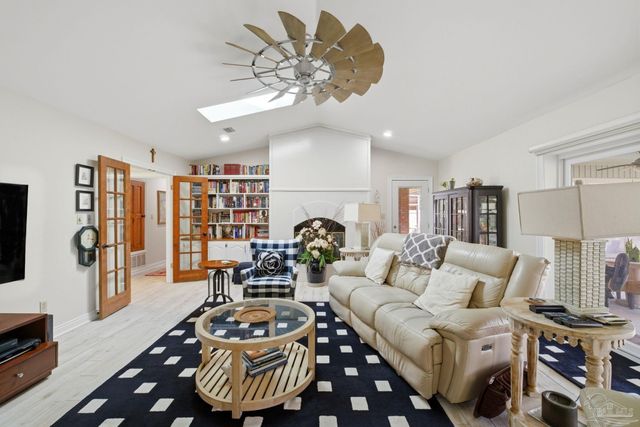 6550 Chardonnay, Pensacola, FL 32504