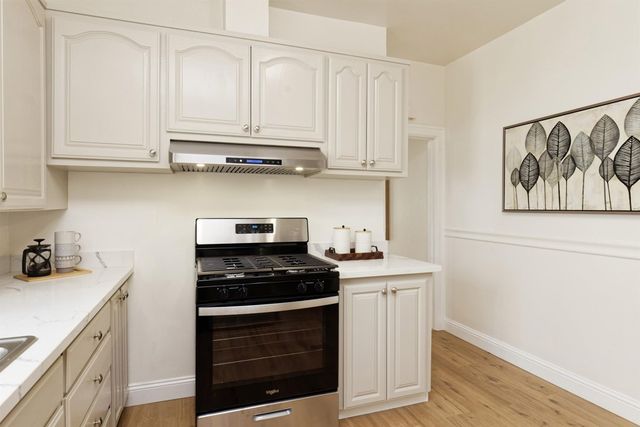 716 716 39Th St, Oakland, CA 94609