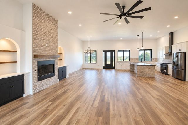 301 Serenity DR, Bertram, TX 78605