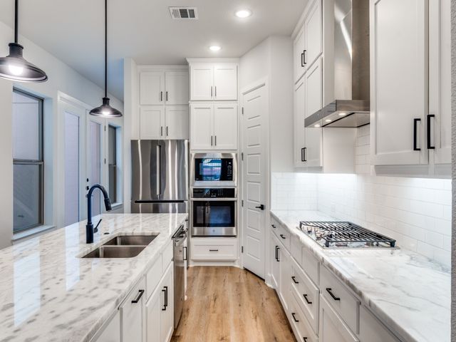 608 Aspen Valley Lane, Dallas, TX 75208