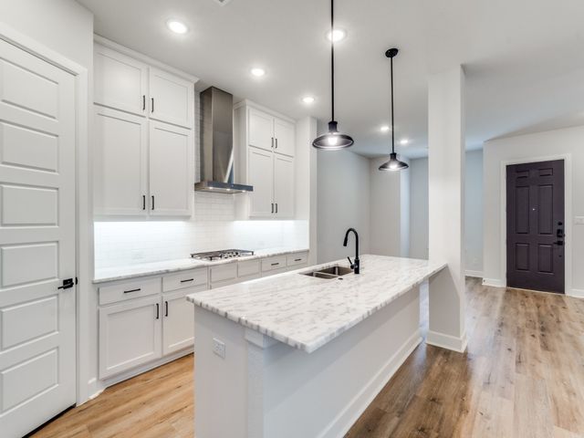 608 Aspen Valley Lane, Dallas, TX 75208