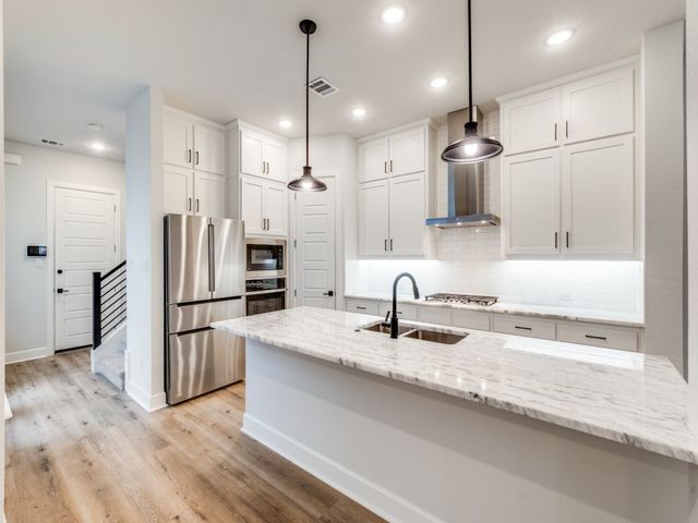 608 Aspen Valley Lane, Dallas, TX 75208