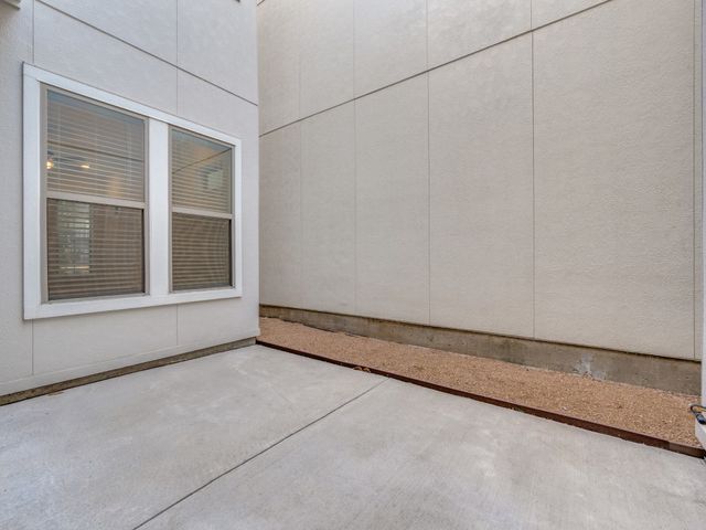 608 Aspen Valley Lane, Dallas, TX 75208