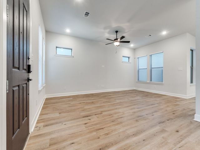 608 Aspen Valley Lane, Dallas, TX 75208