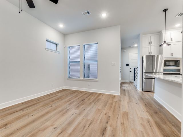 608 Aspen Valley Lane, Dallas, TX 75208