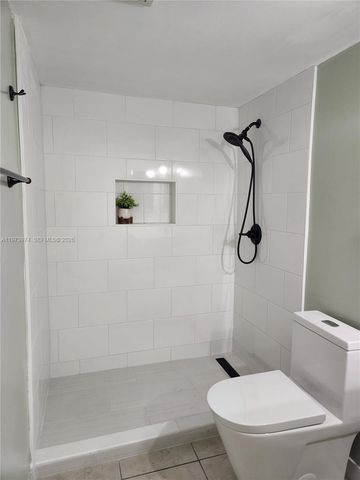 666 W 81st St 209, Hialeah, FL 33014