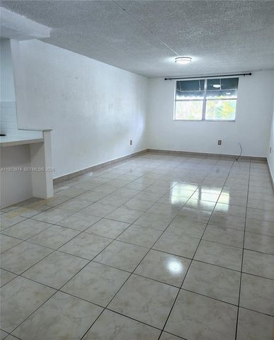 666 W 81st St 209, Hialeah, FL 33014