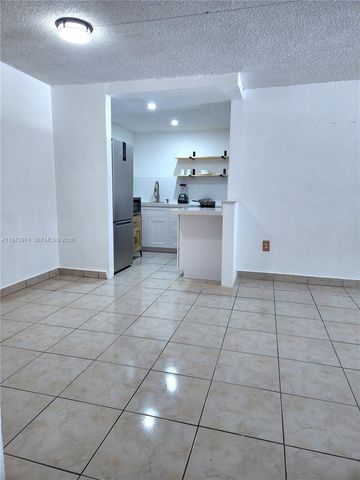 666 W 81st St 209, Hialeah, FL 33014