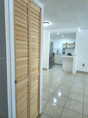 666 W 81st St 209, Hialeah, FL 33014