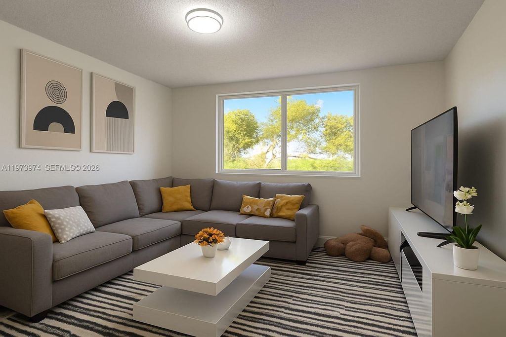 666 W 81st St 209, Hialeah, FL 33014