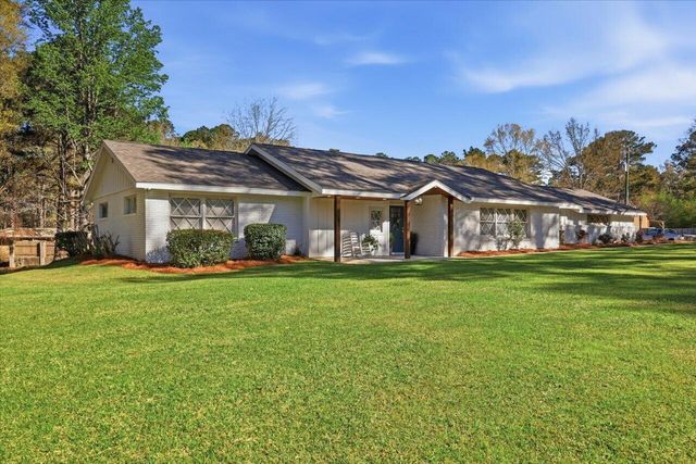 701 Mangum Ave., Mendenhall, MS 39114