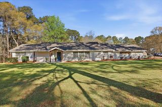 701 Mangum Ave., Mendenhall, MS 39114