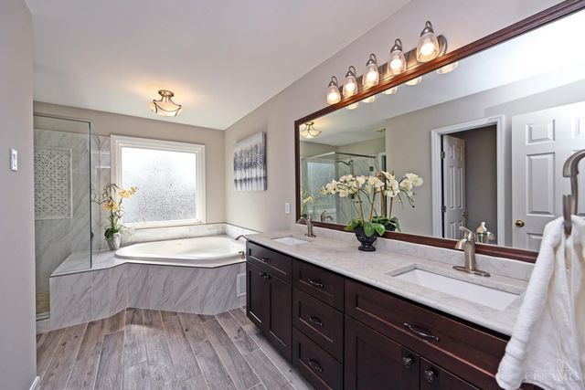 7858 Yellowwood Drive, Mason, OH 45040