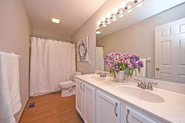 7858 Yellowwood Drive, Mason, OH 45040