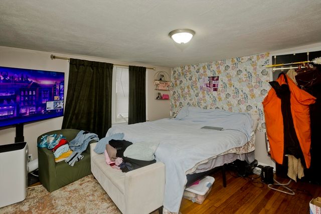 35 Merrimac Ave, Springfield, MA 01105