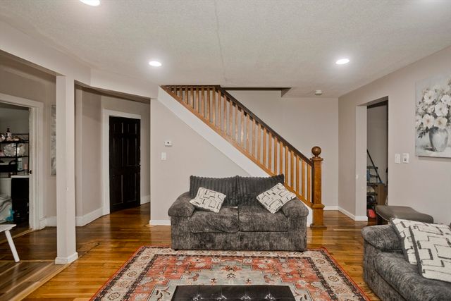 35 Merrimac Ave, Springfield, MA 01105