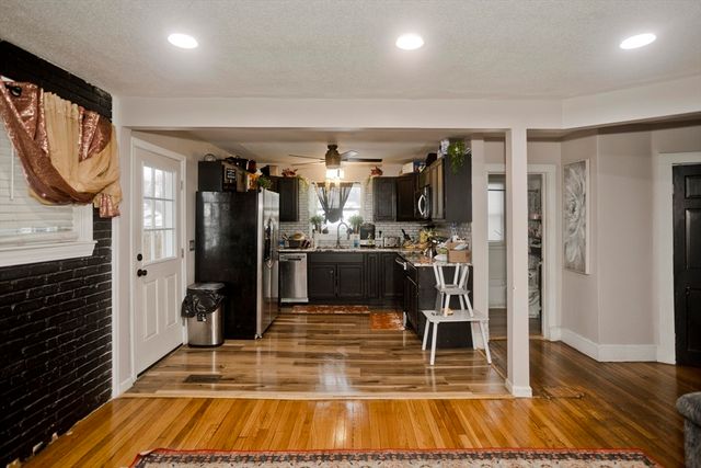 35 Merrimac Ave, Springfield, MA 01105