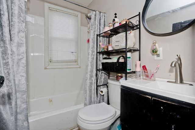 35 Merrimac Ave, Springfield, MA 01105