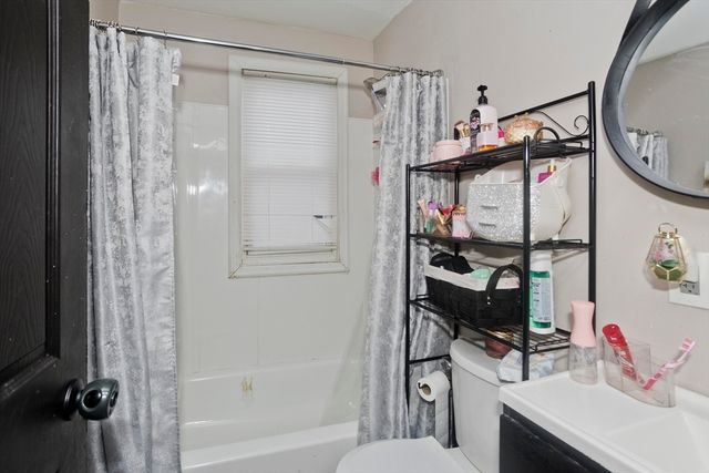 35 Merrimac Ave, Springfield, MA 01105