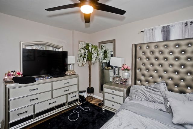 35 Merrimac Ave, Springfield, MA 01105