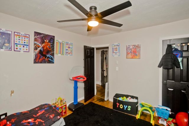 35 Merrimac Ave, Springfield, MA 01105