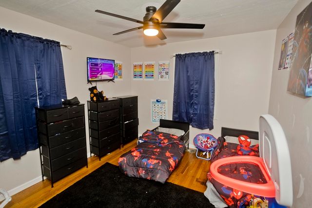 35 Merrimac Ave, Springfield, MA 01105