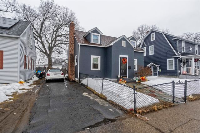 35 Merrimac Ave, Springfield, MA 01105