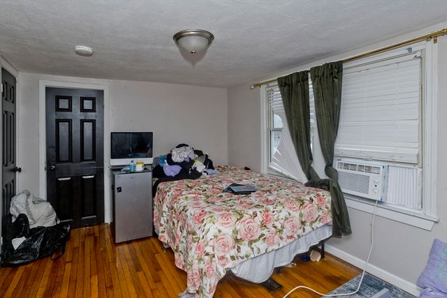 35 Merrimac Ave, Springfield, MA 01105