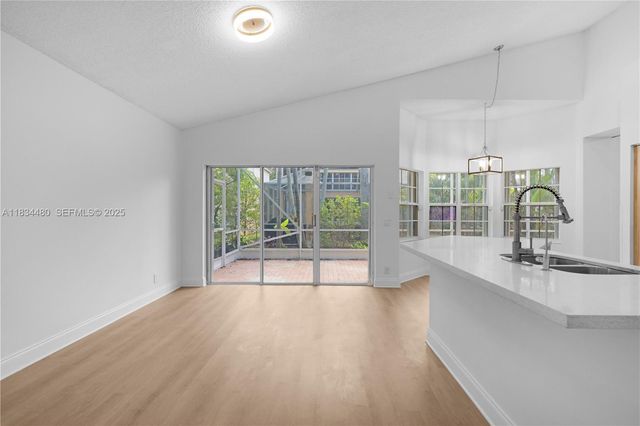 1525 Seabay Road, Weston, FL 33326