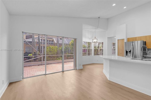 1525 Seabay Road, Weston, FL 33326