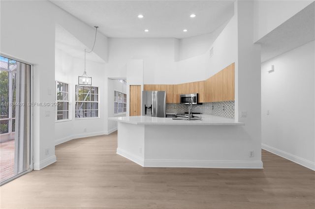 1525 Seabay Road, Weston, FL 33326